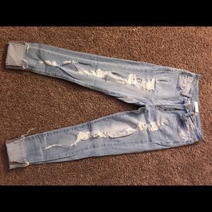 Distressed skinny jeans